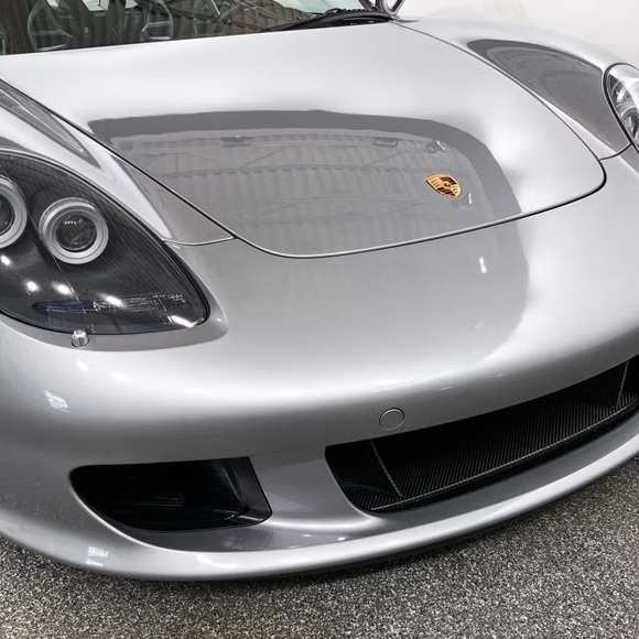 Meet your Posher, Adrian - Picture 6 of 11